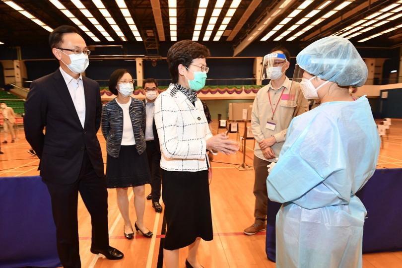 特首視察荔枝角社區檢測中心 特首視察荔枝角社區檢測中心