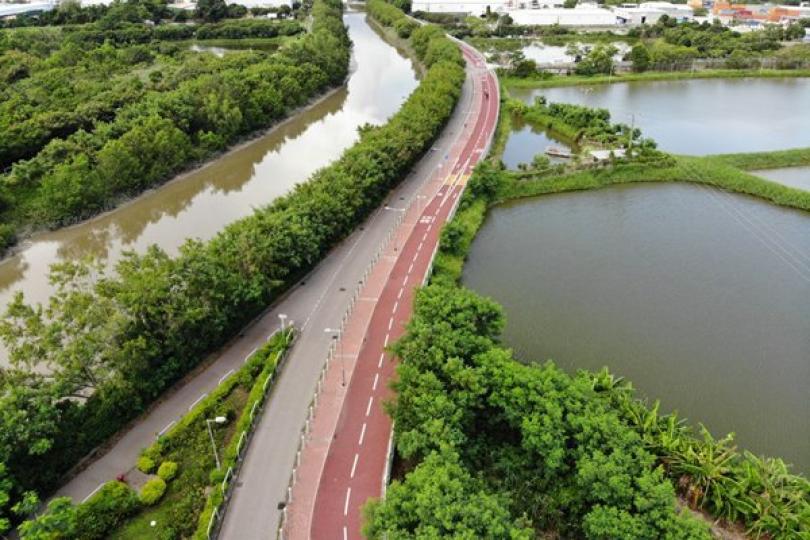 單車樂: 連接元朗至上水的新單車徑途經元朗攸壆路,沿途風景優美。 單車樂: 連接元朗至上水的新單車徑途經元朗攸壆路,沿途風景優美。