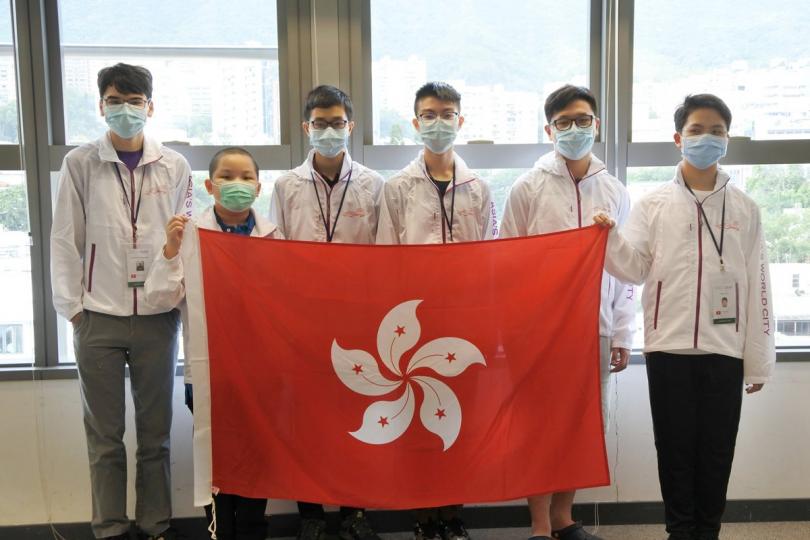 取得佳績: 香港學生(左起)Sheremeta Daniel Weili、徐子豐、朱卓熹、游証恩、梁譽曦、賴煒諾在國際數學奧林匹奪得三銀三銅。 取得佳績: 香港學生(左起)Sheremeta Daniel Weili、徐子豐、朱卓熹、游証恩、梁譽曦、賴煒諾在國際數學奧林匹奪得三銀三銅。
