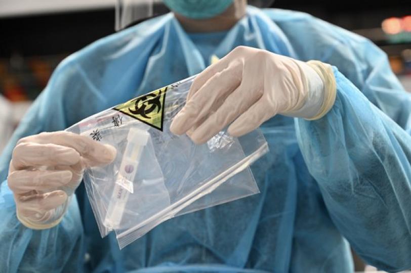 兩檢測中心累計為逾千八人採樣 兩檢測中心累計為逾千八人採樣