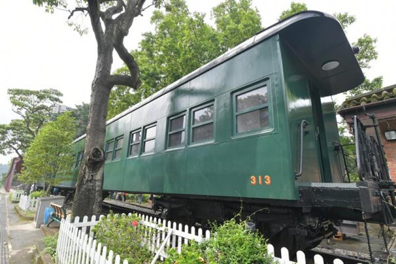 百年火車再出發 追尋舊日軌跡 百年火車再出發 追尋舊日軌跡