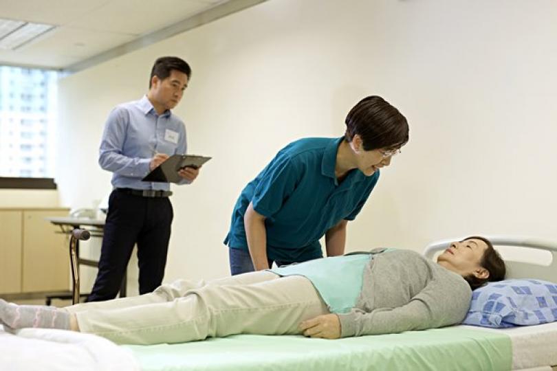 羅致光網誌談安老服務員工培訓 羅致光網誌談安老服務員工培訓