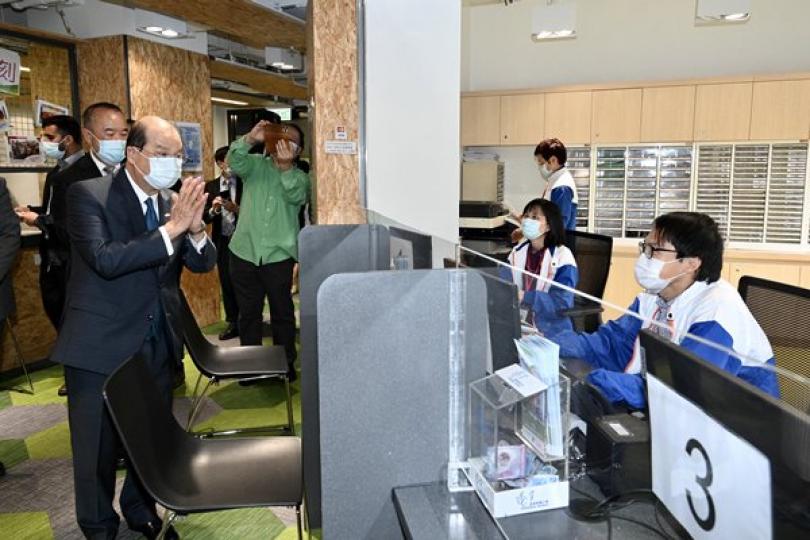 張建宗訪勵行會了解培訓課程進展 張建宗訪勵行會了解培訓課程進展