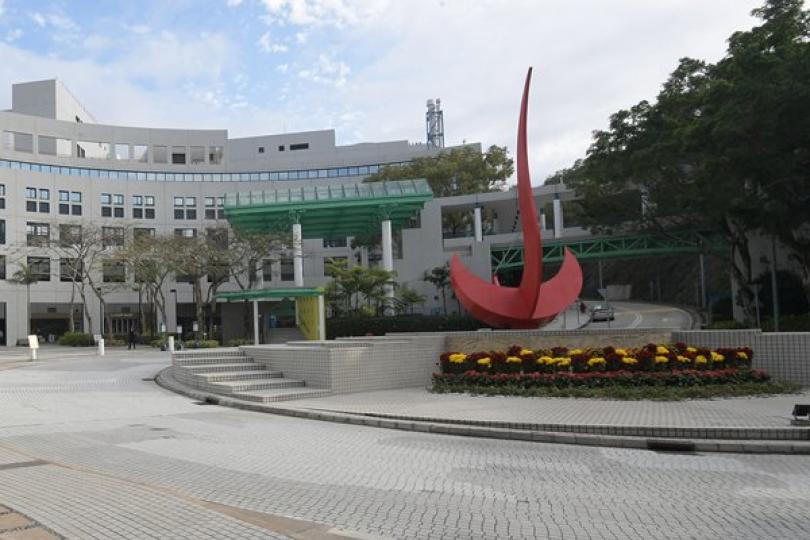 政府資助逾二千五副學位 政府資助逾二千五副學位