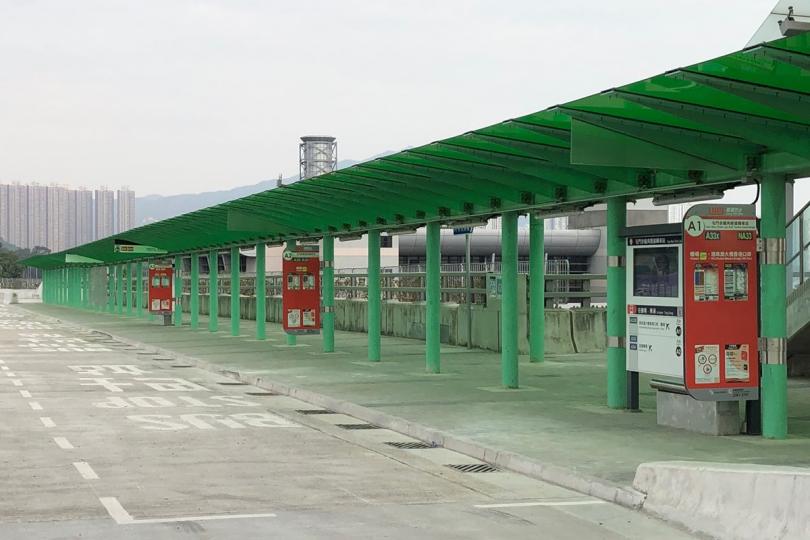 新轉乘站: 位於屯門赤鱲角隧道公路的巴士轉乘站12月28日啟用,六條專營巴士路線將停靠該站。 新轉乘站: 位於屯門赤鱲角隧道公路的巴士轉乘站12月28日啟用,六條專營巴士路線將停靠該站。