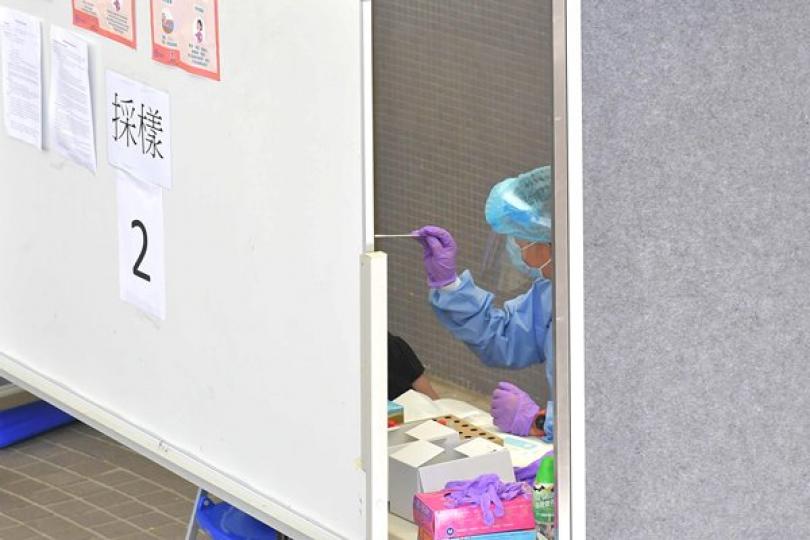 水邊圍邨日出康城設流動採樣站 水邊圍邨日出康城設流動採樣站