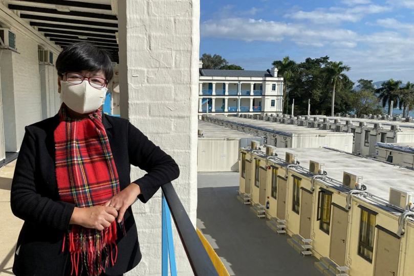娓娓道來: 林余家慧表示,在疫情發展初期,建築署短時間內興建多個檢疫營舍,以應對抗疫工作需要,是她公務生涯中最難忘經歷。 娓娓道來: 林余家慧表示,在疫情發展初期,建築署短時間內興建多個檢疫營舍,以應對抗疫工作需要,是她公務生涯中最難忘經歷。