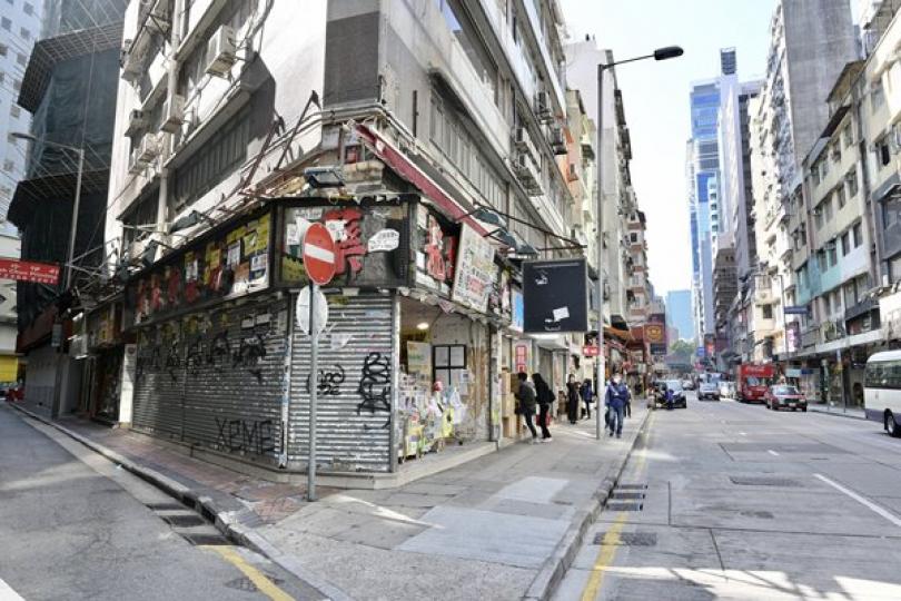 尖沙咀兩大廈強檢執法行動完成 尖沙咀兩大廈強檢執法行動完成