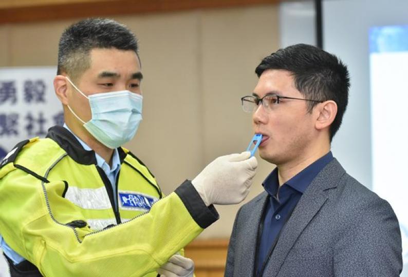 警方2月19日起採用快速測試打擊毒駕 警方2月19日起採用快速測試打擊毒駕
