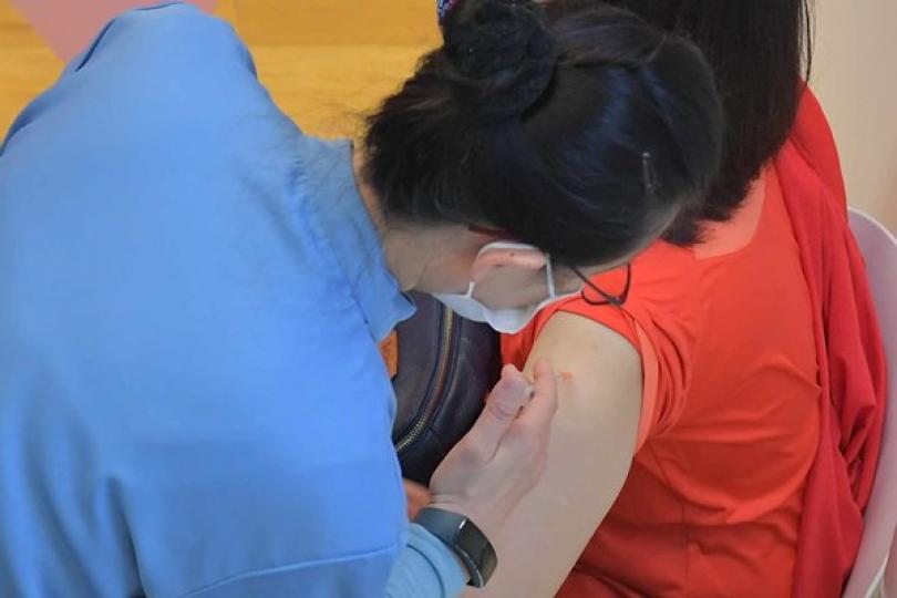 衞生署調查疑接種疫苗後異常事件 衞生署調查疑接種疫苗後異常事件