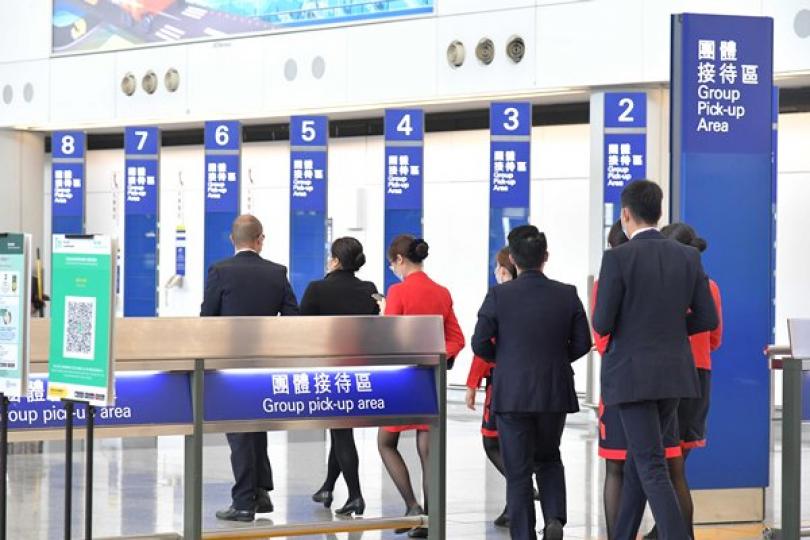 豁免人士須在機場等候檢測結果 豁免人士須在機場等候檢測結果