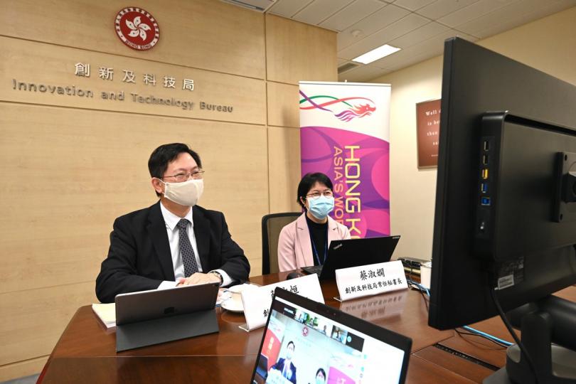 把握時機: 薛永恒利用視像座談會向創科界介紹國家十四五規劃下香港的機遇。 把握時機: 薛永恒利用視像座談會向創科界介紹國家十四五規劃下香港的機遇。