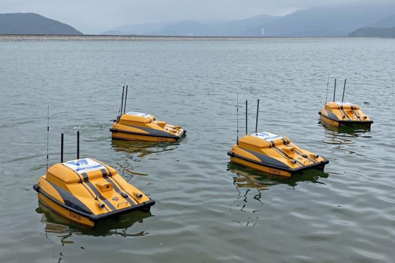 智能系統:  電動無人船配置水質分析裝置、取樣裝置、衞星導航接收器等。