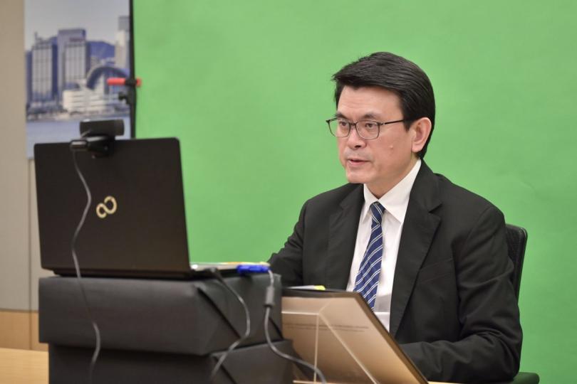 加強聯繫: 邱騰華在2021年亞太區經濟合作組織貿易部長視像會議上發言。 加強聯繫: 邱騰華在2021年亞太區經濟合作組織貿易部長視像會議上發言。
