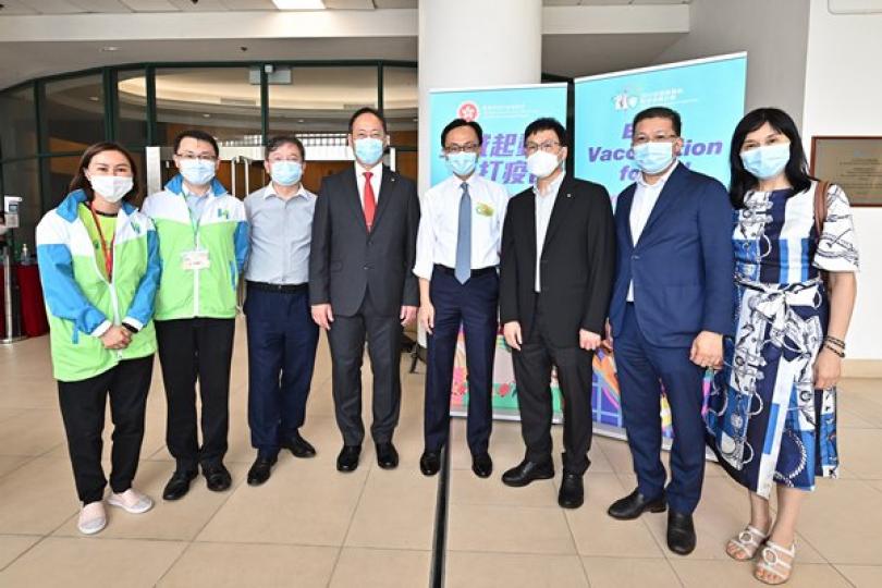 浸大師生接種新冠疫苗 浸大師生接種新冠疫苗