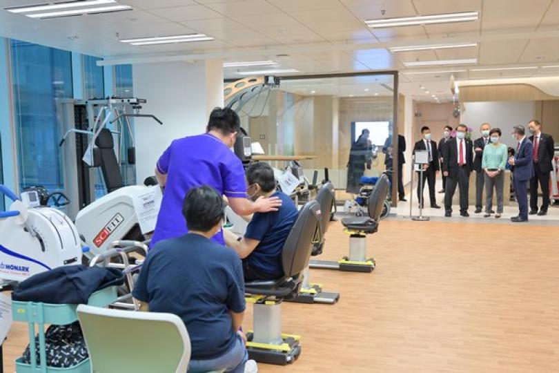 林鄭月娥參觀中文大學醫院 林鄭月娥參觀中文大學醫院