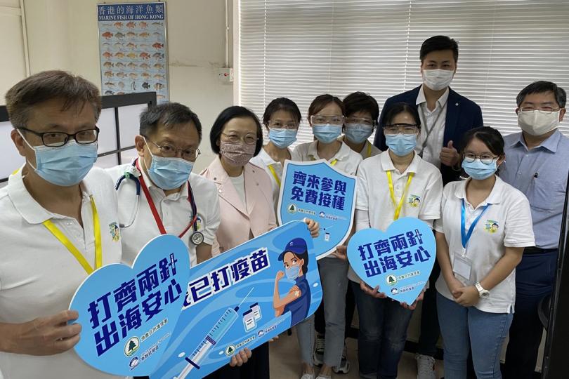 陳肇始視察漁工接種新冠疫苗 陳肇始視察漁工接種新冠疫苗