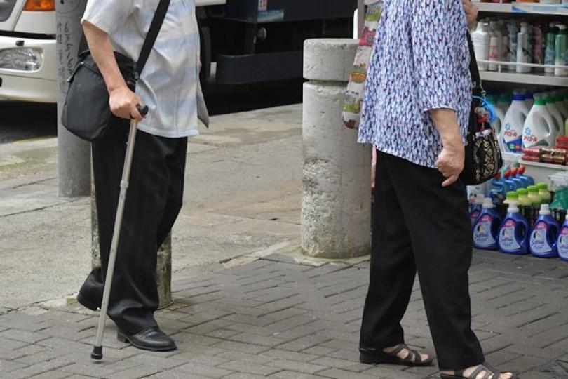 長者應盡快接種新冠疫苗 長者應盡快接種新冠疫苗