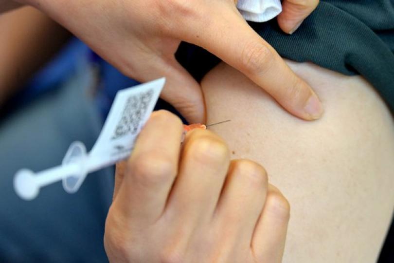 新冠疫苗累計接種逾585萬劑