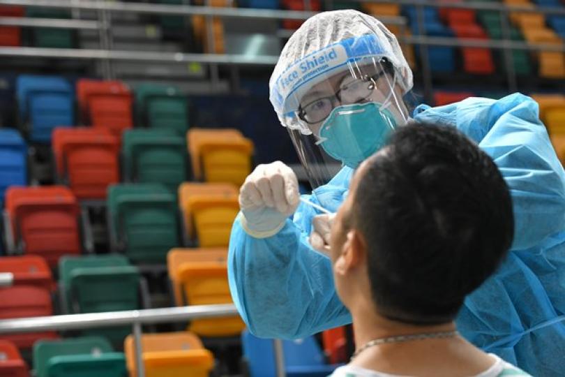 抵港者11月23日起須以合併拭子樣本檢測 抵港者11月23日起須以合併拭子樣本檢測