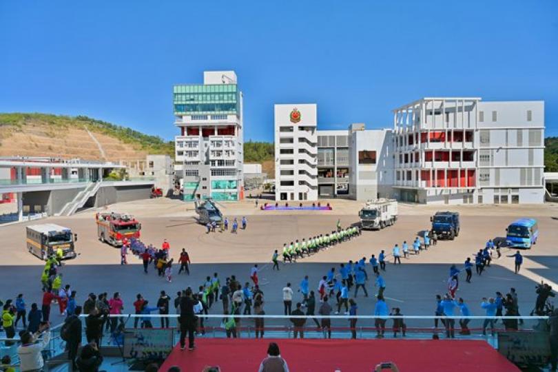 田徑運動員劉詩穎示範擲標槍 田徑運動員劉詩穎示範擲標槍