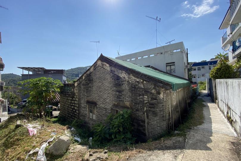 活化村落: 十億元大嶼山保育基金首輪申請批出18個項目,包括重塑水口村,項目計劃修復屬三級歷史建築的金字頂石屋,修復後會讓村民用作生活文化館。 活化村落: 十億元大嶼山保育基金首輪申請批出18個項目,包括重塑水口村,項目計劃修復屬三級歷史建築的金字頂石屋,修復後會讓村民用作生活文化館。