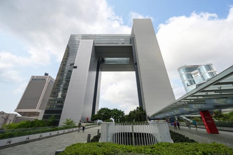 政府強烈呼籲市民減少社交活動 政府強烈呼籲市民減少社交活動