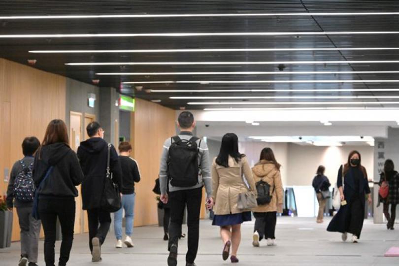逾14萬政府僱員參與抗疫工作