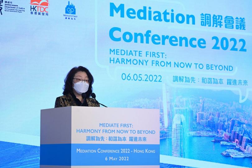 致辭: 鄭若驊在2022年調解會議上說,法律和爭議解決界別的新發展和成果,對於香港和大灣區調解發展的未來路向非常重要。 致辭: 鄭若驊在2022年調解會議上說,法律和爭議解決界別的新發展和成果,對於香港和大灣區調解發展的未來路向非常重要。