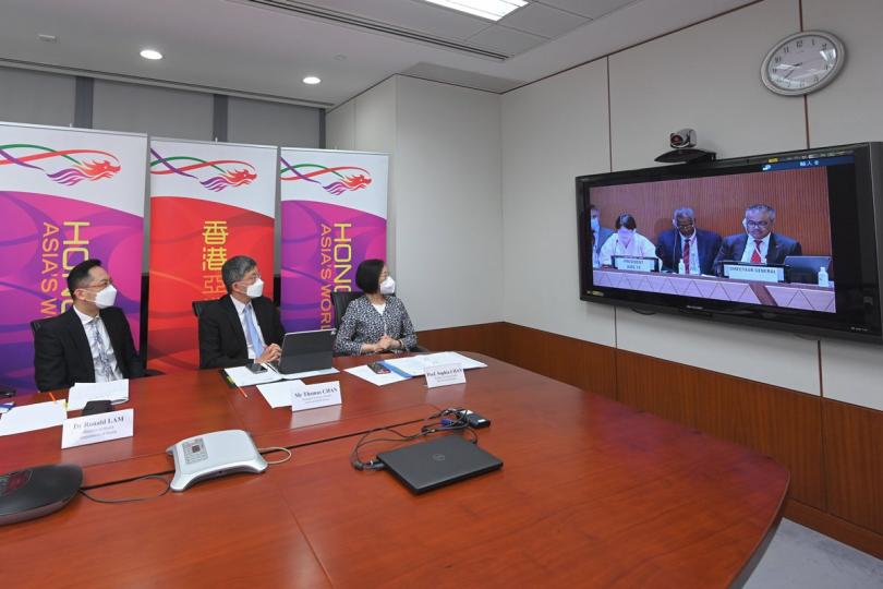 交流: 陳肇始(右)以中國代表團成員身分,透過視像會議出席世界衞生組織第75屆世界衞生大會。 交流: 陳肇始(右)以中國代表團成員身分,透過視像會議出席世界衞生組織第75屆世界衞生大會。