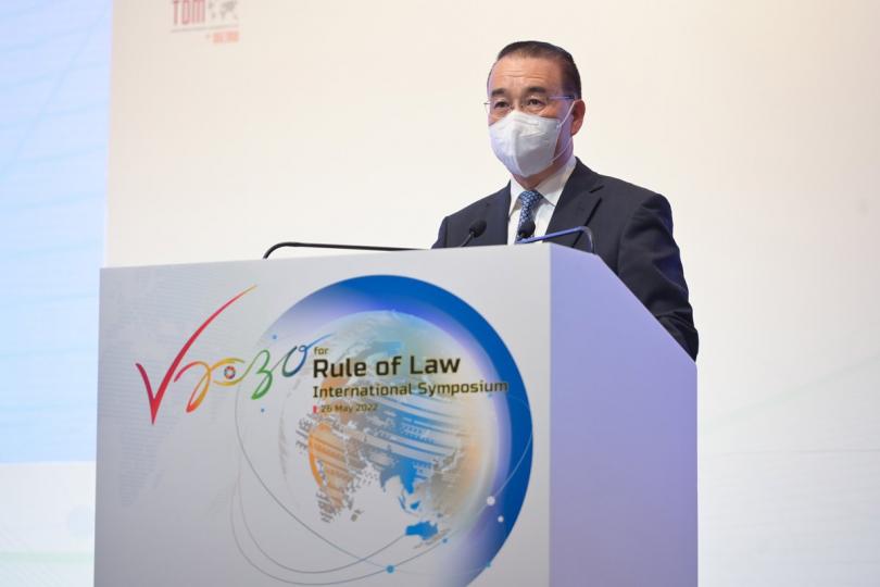 揭開序幕:  劉光源在願景2030聚焦法治國際論壇致開幕辭。