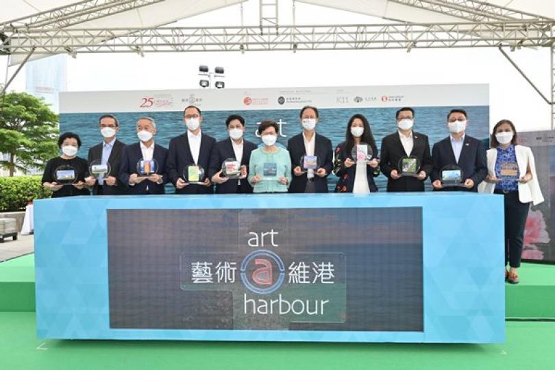 善用維港兩岸展示香港發展 善用維港兩岸展示香港發展