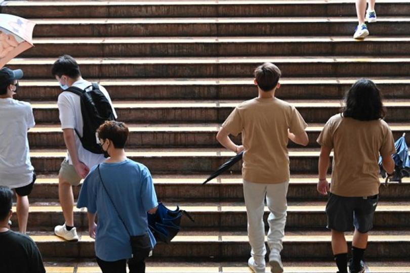 助青年向上流動 助青年向上流動