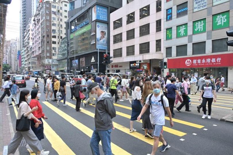 7月24日新冠個案續逾四千 未見回落 7月24日新冠個案續逾四千 未見回落