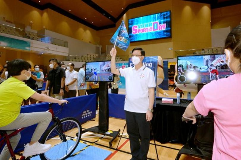 李家超鼓勵市民勤做運動 李家超鼓勵市民勤做運動