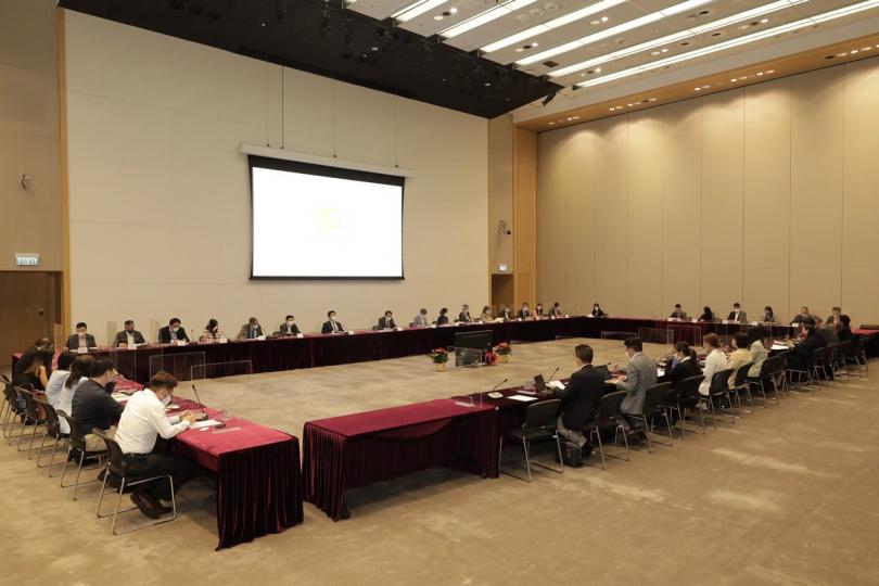 關顧青年: 陳國基主持青年發展委員會第11次會議。 關顧青年: 陳國基主持青年發展委員會第11次會議。