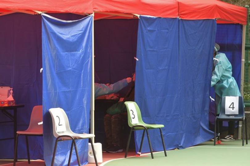 龍豐花園C座五人違強檢公告 龍豐花園C座五人違強檢公告