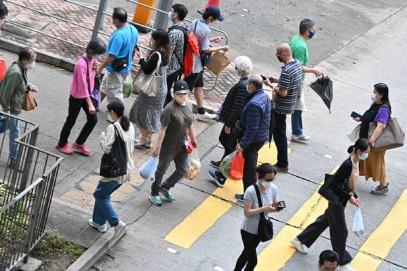 新冠陽性本地個案增約七千五宗 新冠陽性本地個案增約七千五宗