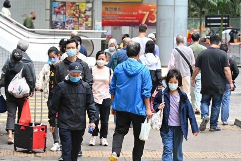11月25日本港增逾八千三宗新冠陽性個案 11月25日本港增逾八千三宗新冠陽性個案