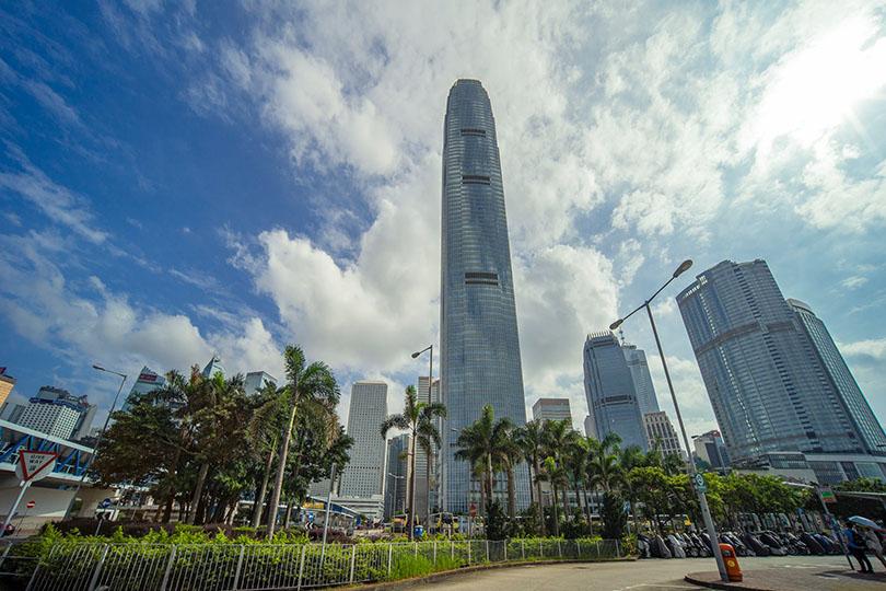 【港聞焦點】工地疑無做足安全措施 孫玉菡研按新職安例起訴|何詩蓓100米自破亞績封后|港島一中學允全收玫瑰崗師生 家教會:不接受 【港聞焦點】工地疑無做足安全措施 孫玉菡研按新職安例起訴|何詩蓓100米自破亞績封后|港島一中學允全收玫瑰崗師生 家教會:不接受