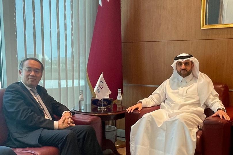 交換意見:  許正宇（左）會晤卡塔爾證券交易所署理行政總裁Abdulaziz Nasser Al-Emadi。