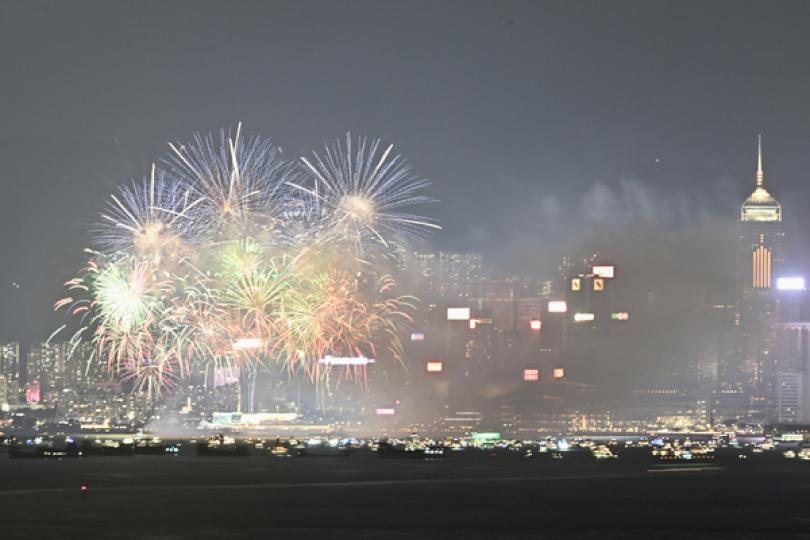 煙花賀國慶 維港夜繽紛 煙花賀國慶 維港夜繽紛