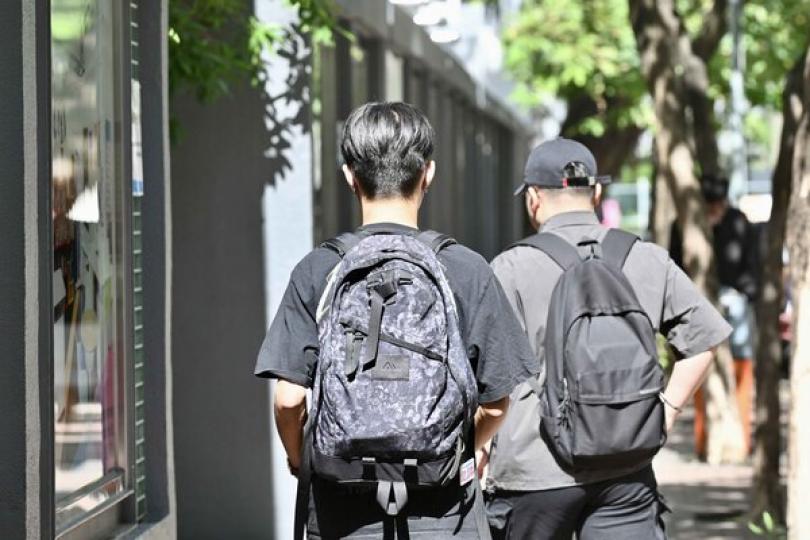 加強打擊網上買賣毒品 加強打擊網上買賣毒品