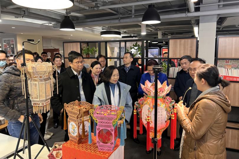 麥美娟訪廣州佛山港青創業基地 麥美娟訪廣州佛山港青創業基地