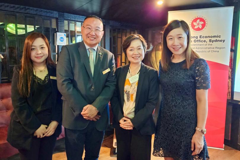 傲視同儕:  蔡若蓮（右二）在澳洲墨爾本與當地商界代表會面，向他們推廣香港作為國際專上教育樞紐的優勢。