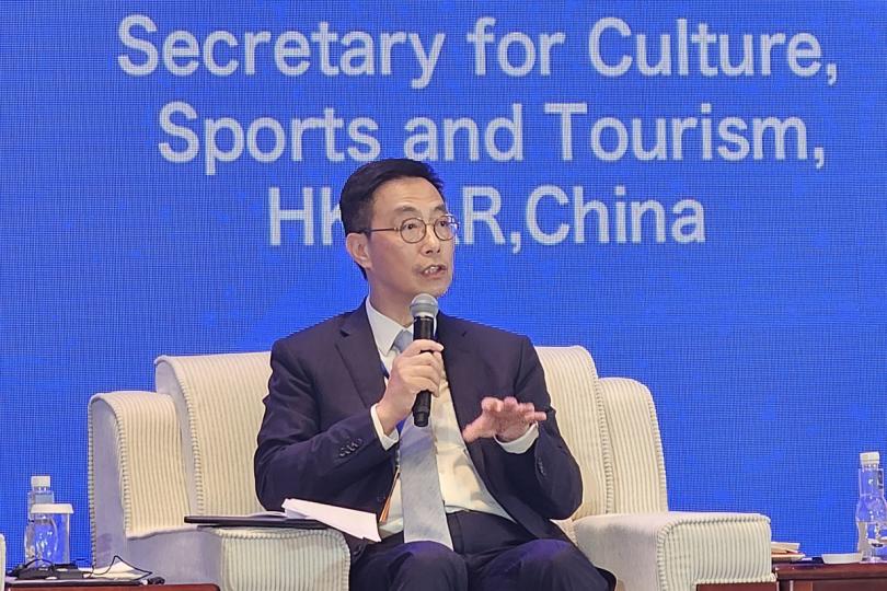旅遊之都:  楊潤雄在中美旅遊高層對話會議的專題研討環節發言時表示，香港有信心在2024年迎來更多美國旅客。