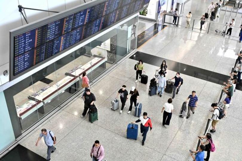 特首關注機場航班顯示系統故障 特首關注機場航班顯示系統故障