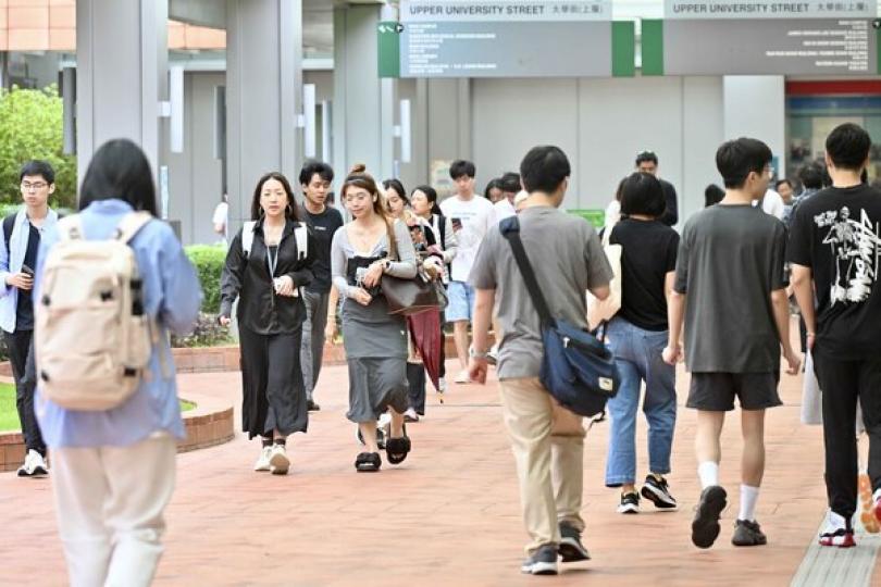 陳國基主持青年發展委員會會議 陳國基主持青年發展委員會會議