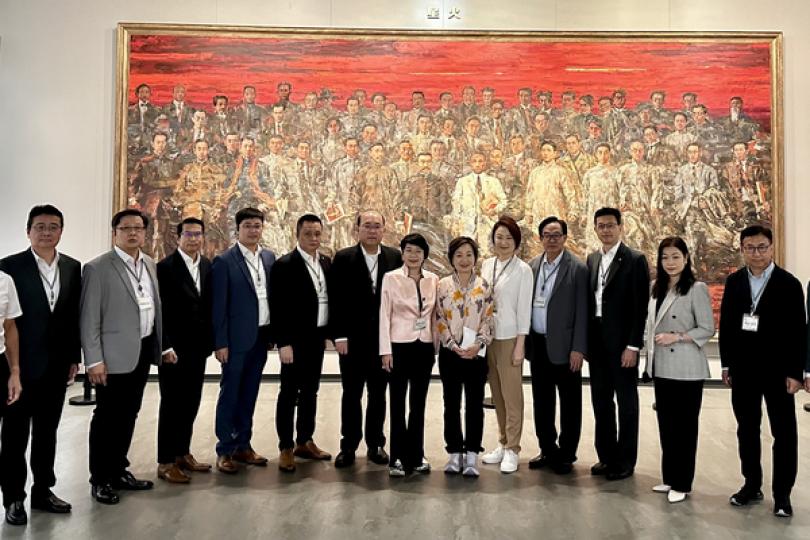 蔡若蓮上海考察愛國主義教育基地 蔡若蓮上海考察愛國主義教育基地