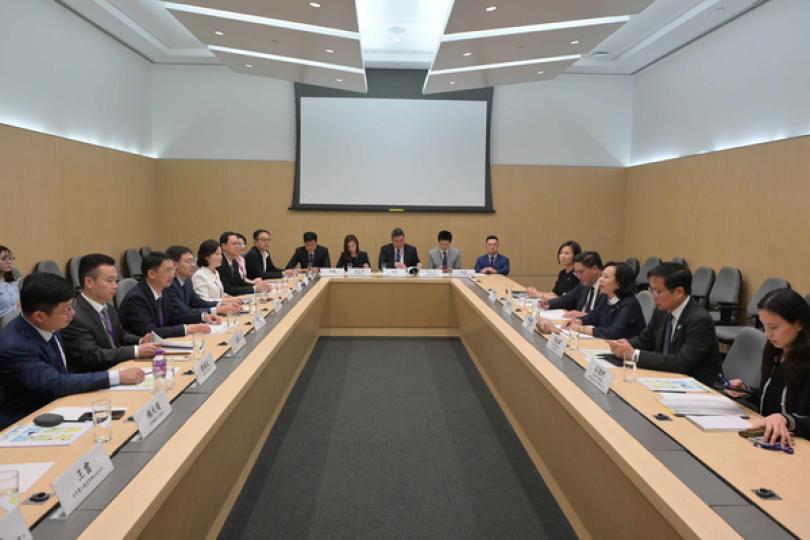 麥美娟晤共青團江蘇省委副書記 麥美娟晤共青團江蘇省委副書記
